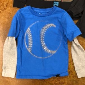 Sz 4-5 Bundle of Long Sleeve Play T-shirt